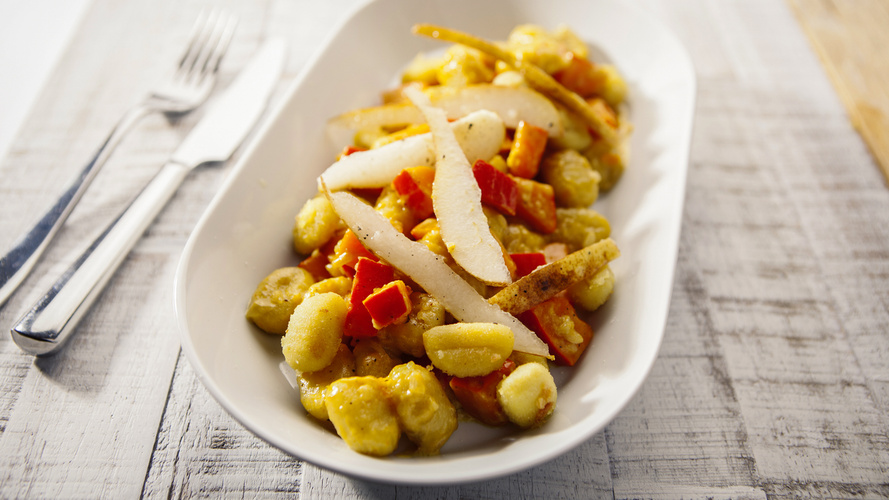 Rezeptbild für 249. Kürbis-Gnocchi mit Birnensalat und Crème fraîche