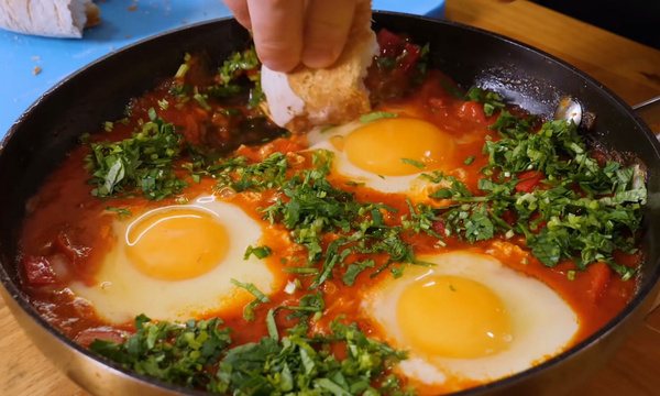 Shakshuka mit Eiern