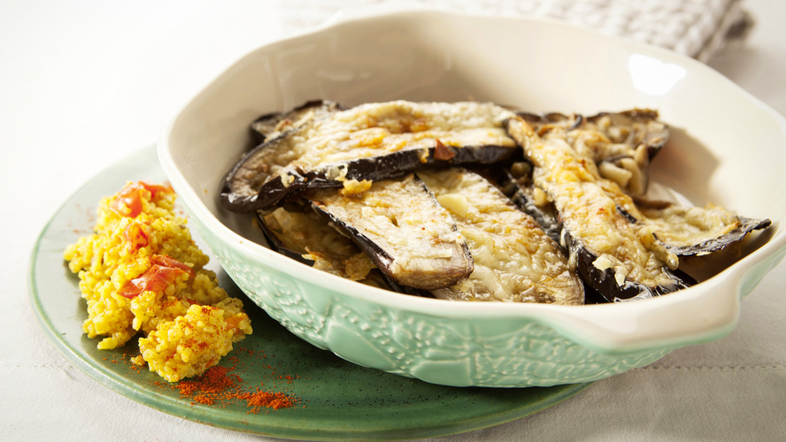 Rezeptbild für 243. Gratinierte Aubergine mit Tomaten Bulgur und Joghurt