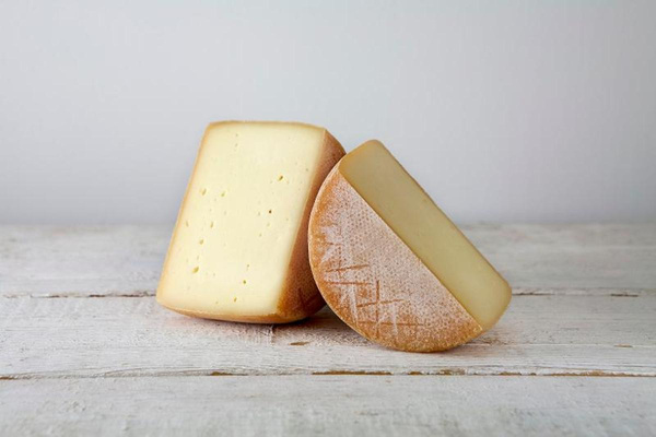 Produktfoto zu Hofkäserei Backensholz - Deichkäse klein -  50% Fett i. Tr.