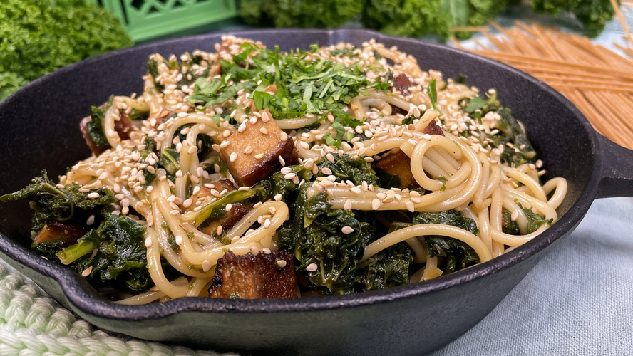 Rezeptbild für 133. Schnelle vegane Grünkohlpasta mit Tofu