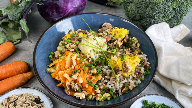 Rezeptbild für 99. Gemüsebowl mit Kurkuma Dressing (vegan)