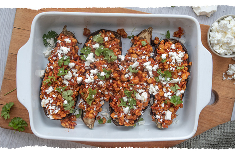 Gefüllte Aubergine mit Dinkelreis