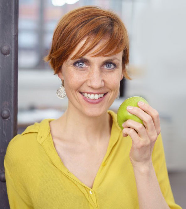 Angestellte mit Obst