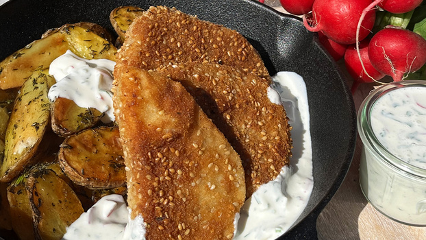 Rezeptbild für 144. Sellerieschnitzel mit Kartoffeln und Radieschenquark