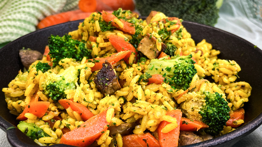 Rezeptbild für 137. Reispfanne mit Brokkoli und Möhren (vegan)