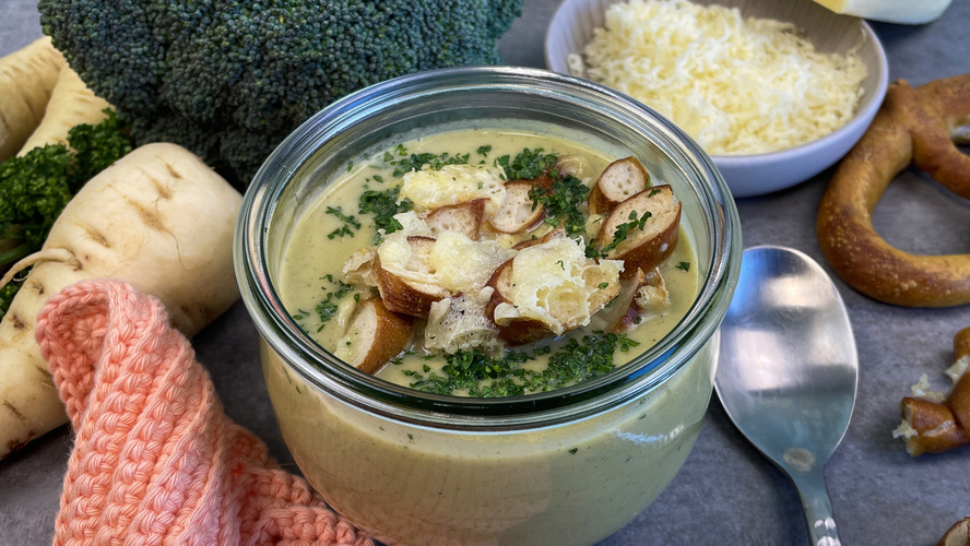 Rezeptbild für 142. Pastinaken-Brokkoli-Cremesuppe