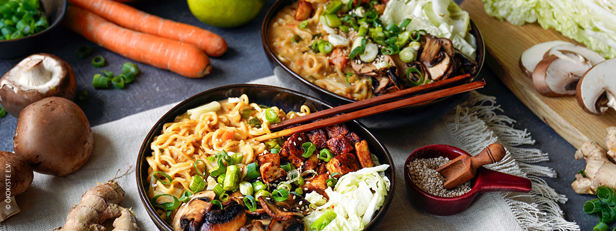 ÖRezept des Monats Oktober 24_Rezept Thai-Ramen mit Pilzen.