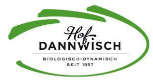 KI generiert: Logo von Hof Dannwisch mit dem Text „Biologisch-Dynamisch Seit 1957“.