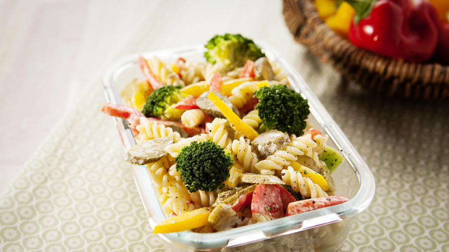 Rezeptbild für 236. Bunter Nudelsalat mit Brokkoli, Paprika und sauren Gurken